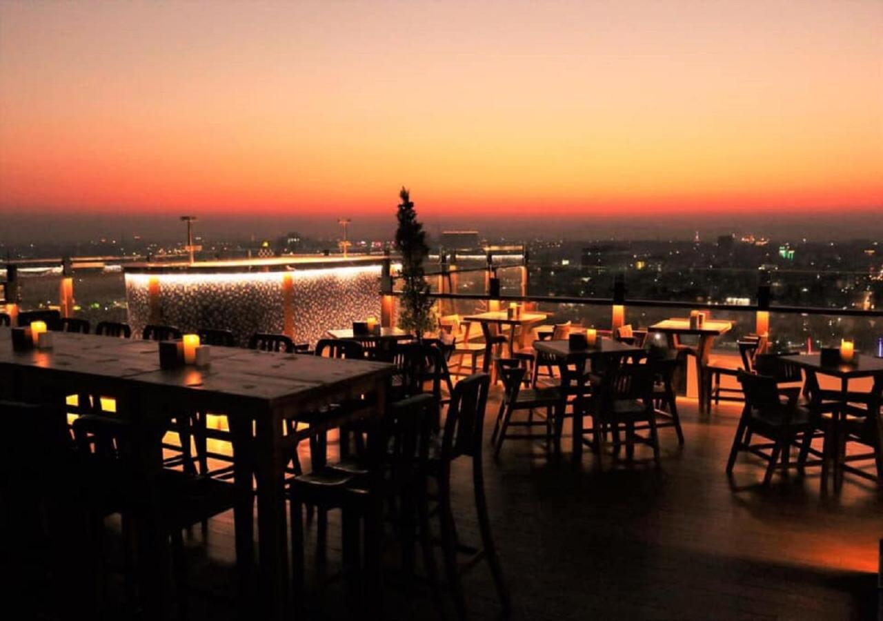 Ritz Grand Hotel Mandalay Exterior foto